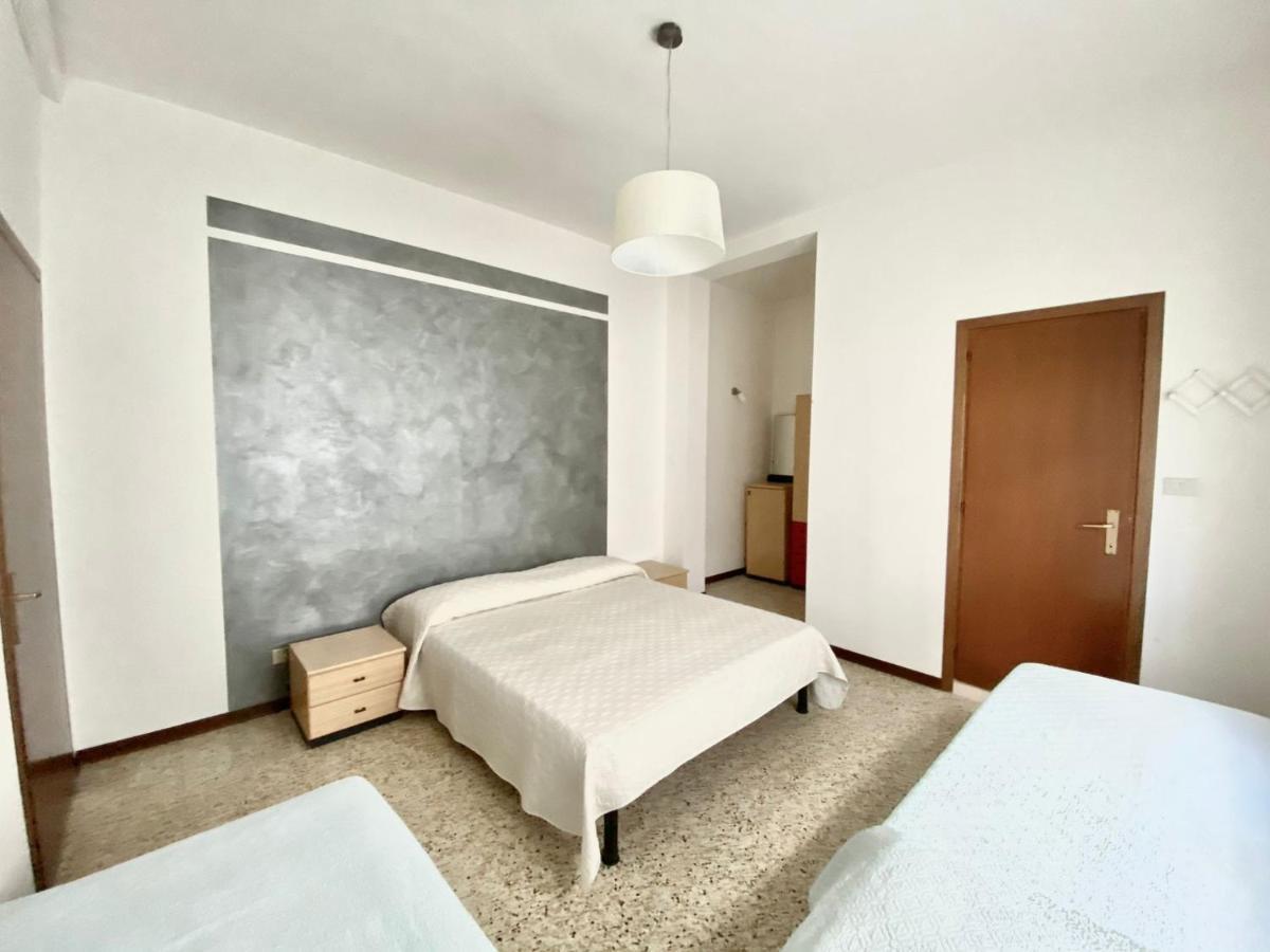 Euroresidence - Piazza Mazzini- 30 Mt Dal Mare - Immobil Relax Лидо-ди-Езоло Экстерьер фото